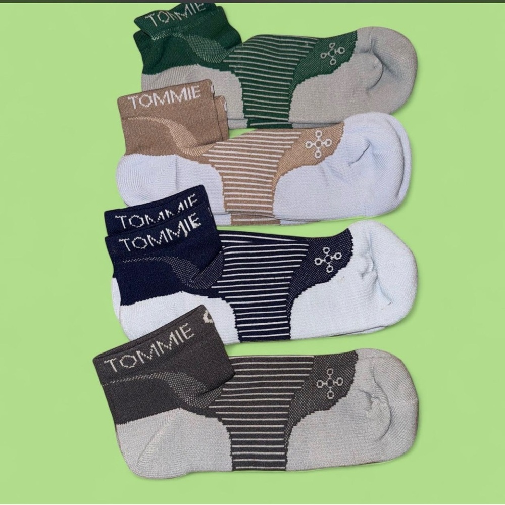 Tommie Copper Men’s 4 Pack Performance Compression Ankle Socks - 9-11.5